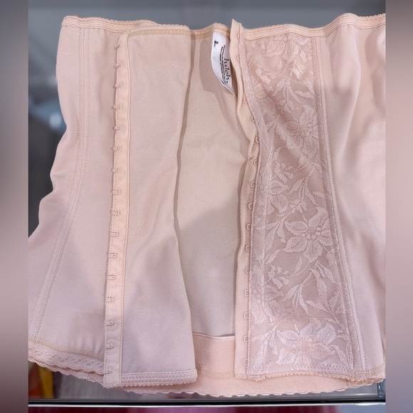 luleh Elegant Cream Lace Corset Top (XL) - Picture 5 of 7